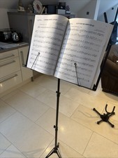 TGI Music Lightweight Stand