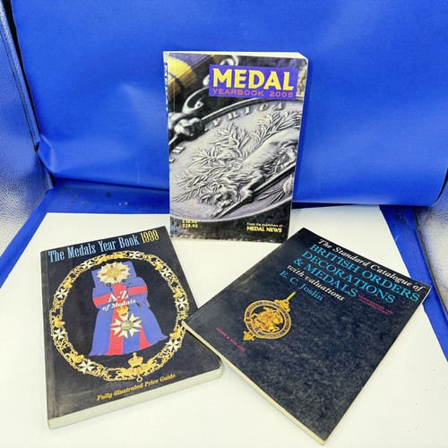 Medal catalogues job lot - -, of