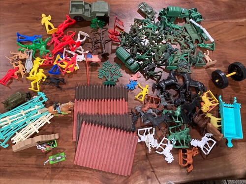 Vintage plastic army - plastic, figures