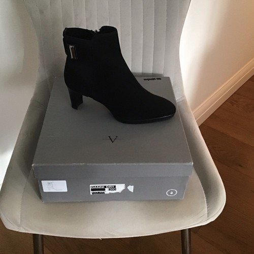 Russell and bromley - russell,