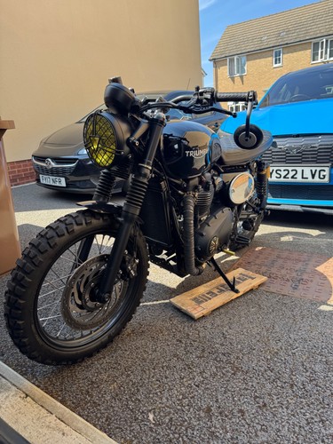 Triumph street twin motorcycle - twin,