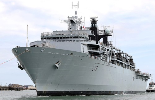 Royal navy albion class lpd - royal,