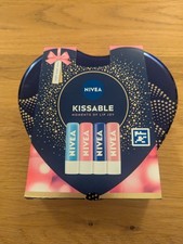 NIVEA Kissable Moments of Lip