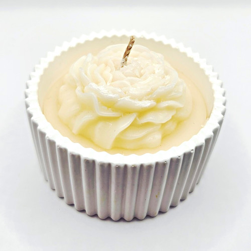 White flower themed wax - themed,