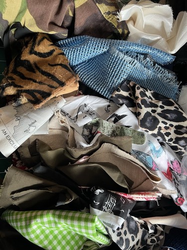 1kg fabric scrap - fabric,