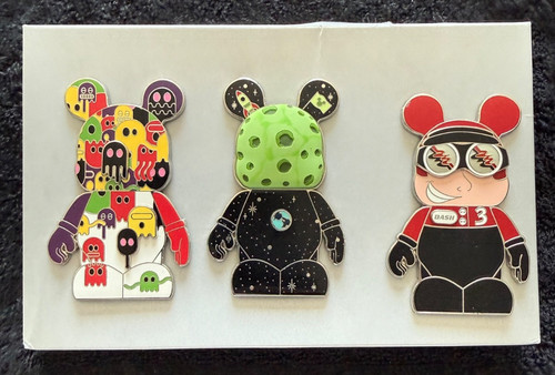 Disney 2010 vinylmation - disney,
