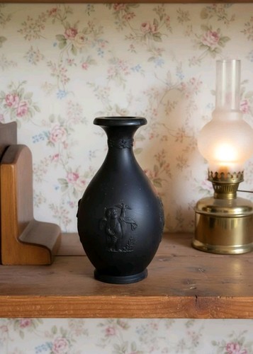 Wedgwood black basalt - wedgwood, vase