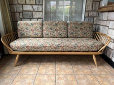 Ercol 355 Studio Couch Daybed Sofa.