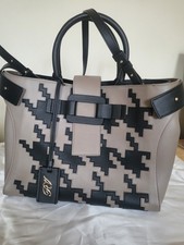 Roger Vivier iconic top handle