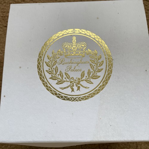 Buckingham palace box - palace,