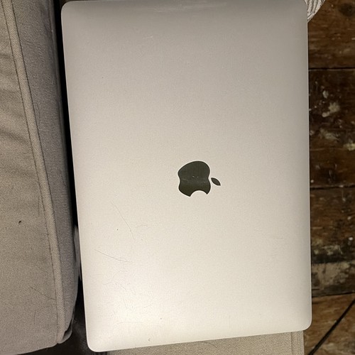 Stripy screen apple macbook - screen,