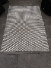 124cm x 179cm Reversible Rug Used Good Condition Needs A Clean See Photos Bexley