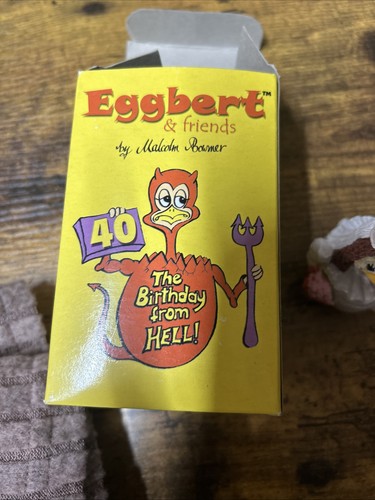 Eggbert figurine peck box - figurine,