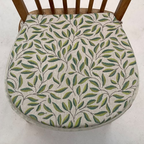 Green leaves pattern - green,