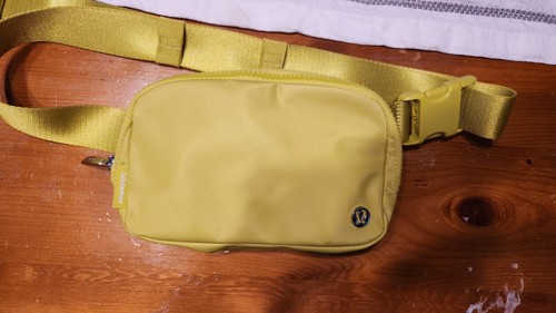 Nwot lululemon belt bag - lululemon,