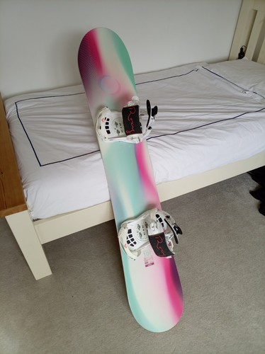 Snowboard 146cm with roxy - snowboard,