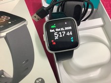 Fitbit Versa Lite Edition Excellent condition with original package and charger