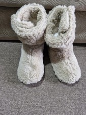 Fat Face Soft Fluffy Fleece Booty Slippers Size M 38 / 39 UK 5 / 6 - BEIGE