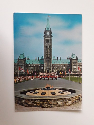 Postcard parliament hill - -,