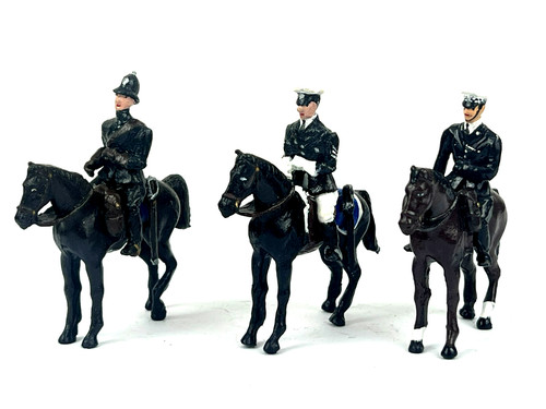 Soldiering mounted british - on,