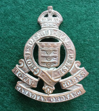 WWI / WWII Canadian Ordinance Corps Military Brass Cap Badge.    A1-14