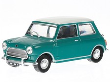 Mini Cooper S 1967 green roof