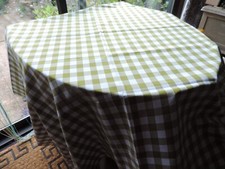 Hand made Retro style Gingham Avocado check Tablecloth 140 x 140 cm