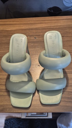 Ladies green sandals size 3 - uk,