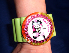 TARINA TARANTINO HELLO KITTY PINK HEAD BRACELET SWAROVSKI CHUNKY SCOOTER MOD