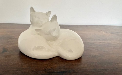 Royal doulton cats figurine - doulton,