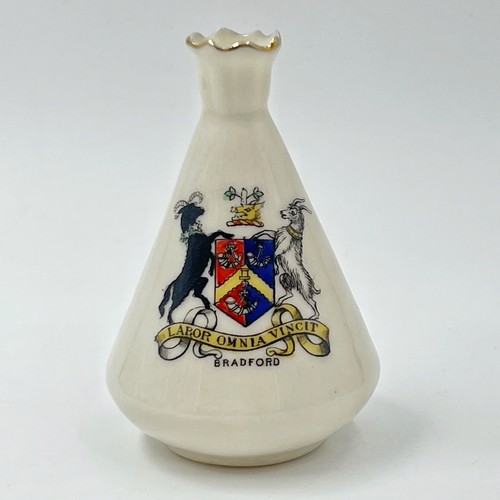 Vintage carlton crested china - carlton,