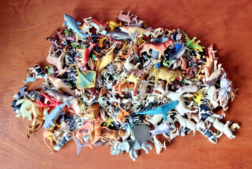 Large bundle plastic toy - large,