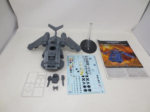 Warhammer 40k space marine - space,