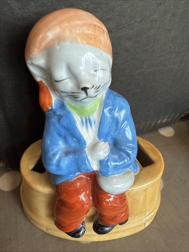 1930s cat bright - cat, toothbrush