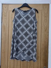 Black and white printed tunic