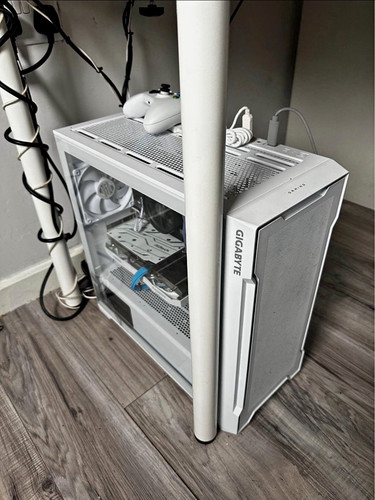 Gigabyte c102 white gaming - white,