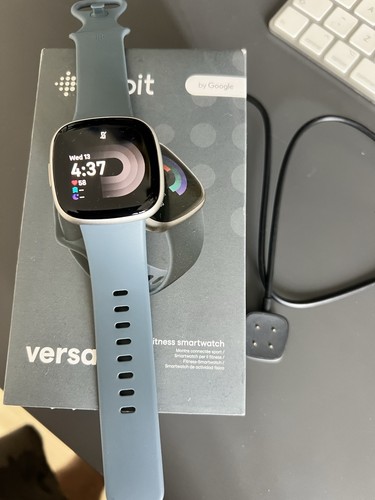 Fitbit versa smartwatch - versa, gps