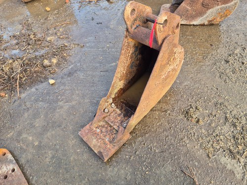 200mm excavator digging bucket - 200mm,