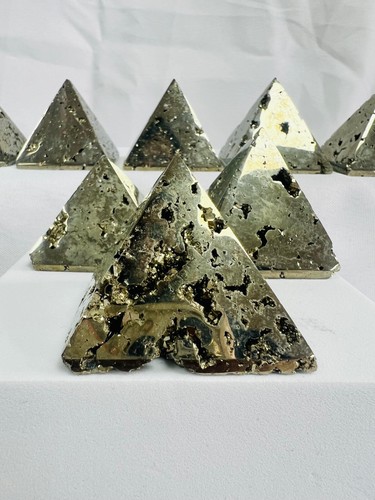 Pyrite pyramid - ,,