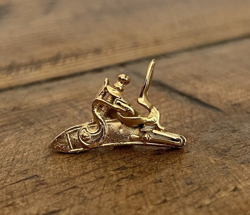 Flintlock lapel pin brooch - flintlock,