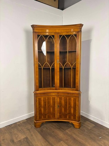 Reproduction yew concave - reproduction,