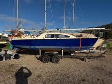 Sailing Yacht Anderson 22 Trailer Sailer with Tender and 2 x Outboard Engines