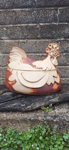Quantock pottery hen shaped - pottery, hen-shaped