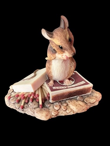 Border fine arts sculpture - arts,