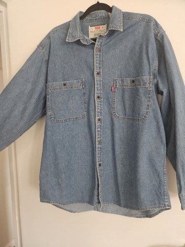 Vintage 90s levi - red, tab