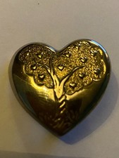 VARIETY CLUB HEART BADGE 2004 TREE OF LOVE