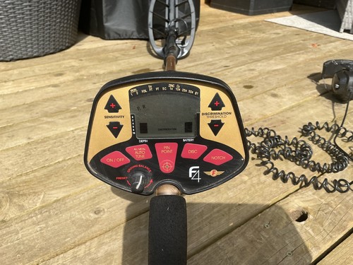 Fisher metal detector - metal,