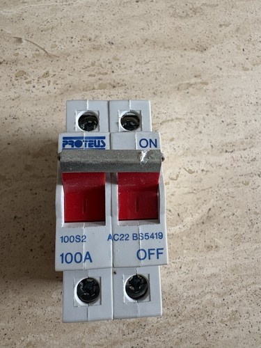 Proteus double pole - pole, isolator