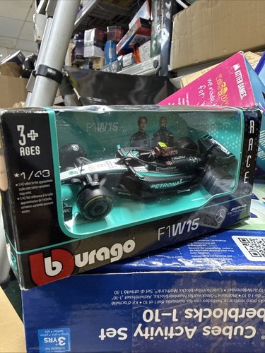 Bburago mercedes amg petronas - mercedes,