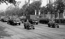 Army Hotchkiss M201 jeeps at